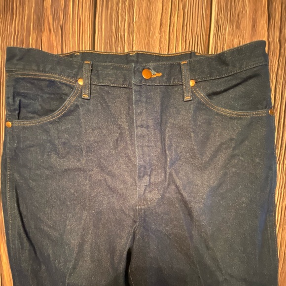 Slim Fit Wrangler Cowboy Cut Jean in Rigid Indigo 936DEN 36x36 Like New. - Picture 2 of 9